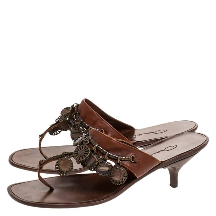 Pre Owned Oscar de la Renta Brown Leather Charm Embellished Kitten Heel Sandals Size 37.5