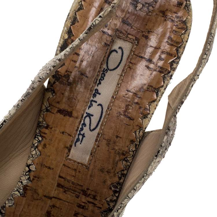Pre Owned Oscar de la Renta White/Black Snake Print Leather Slingback Platform Peep Toe Sandals Size 37