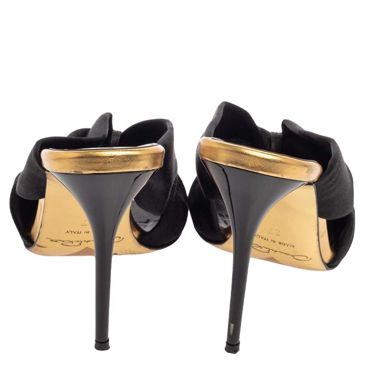 Pre Owned Oscar de la Renta Black Satin Glenn Mules Size 37