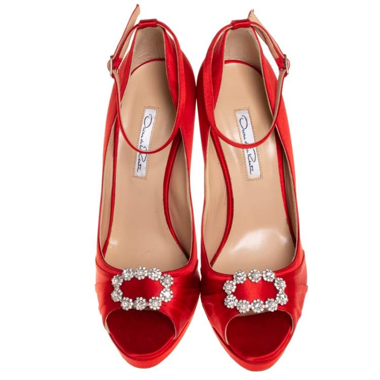 Pre Owned Oscar de la Renta Red Satin Crystal Embellished Peep Toe Ankle Strap Pumps Size 40