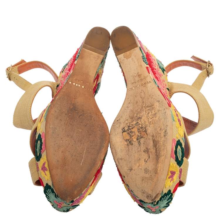 Pre Owned Oscar de la Renta Beige Fabric Wedge Sandals Size 38