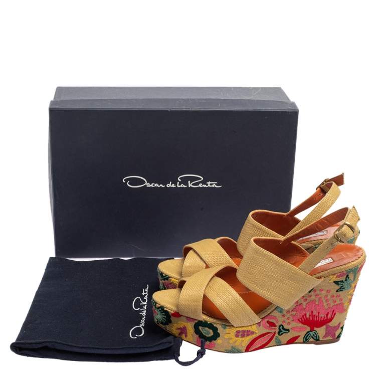 Pre Owned Oscar de la Renta Beige Fabric Wedge Sandals Size 38
