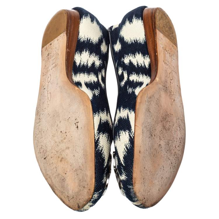 Pre Owned Oscar de la Renta Navy Blue/White Printed Canvas Embellished Ballets Flats Size 38.5