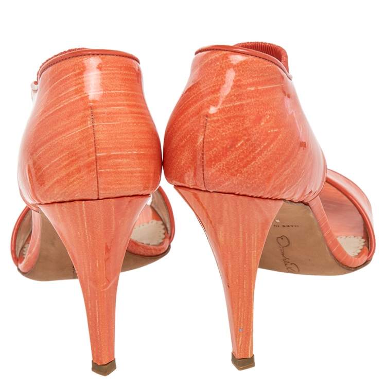 Pre Owned Oscar de la Renta Orange Patent Leather Ankle Strap Sandals Size 38