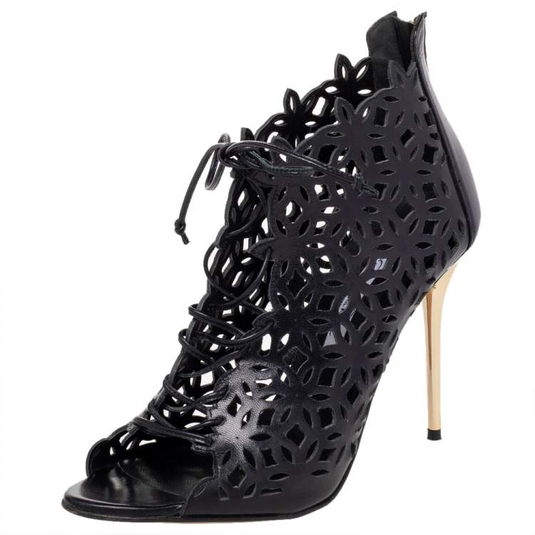 Pre Owned Oscar de la Renta Black Laser Cut Leather Lace Up Booties Size 39