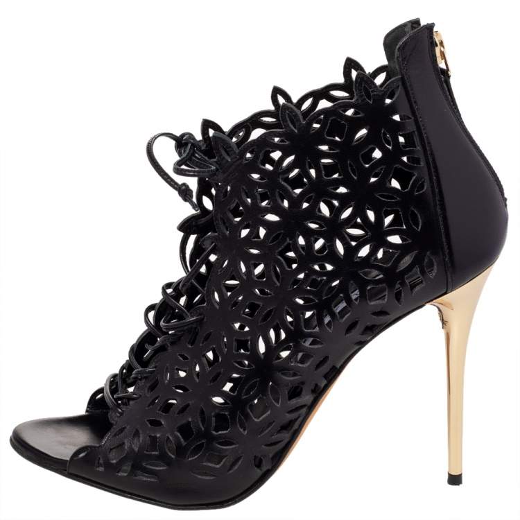 Pre Owned Oscar de la Renta Black Laser Cut Leather Lace Up Booties Size 39