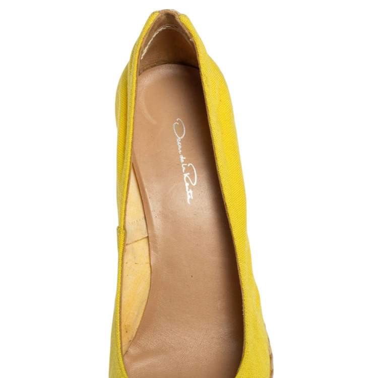 Pre Owned Oscar de la Renta Yellow Canvas Espadrille Wedge Pumps Size 39