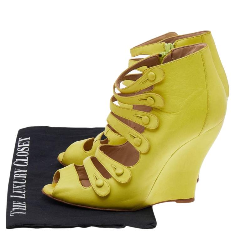 مملوكة مسبقًا Oscar de la Renta Yellow Leather Caged Ankle Length Wedge Sandals Size 39