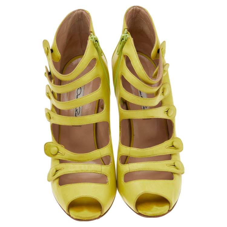 مملوكة مسبقًا Oscar de la Renta Yellow Leather Caged Ankle Length Wedge Sandals Size 39