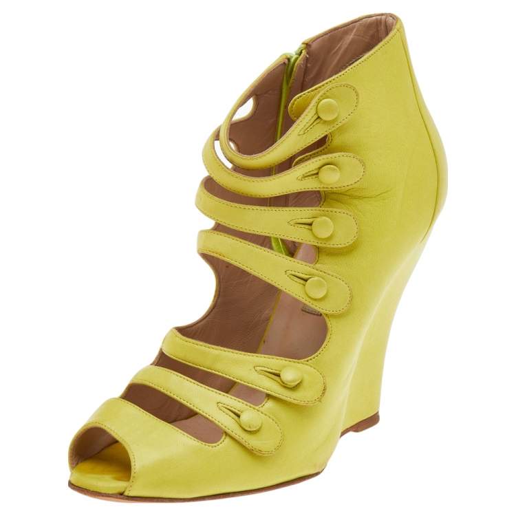 مملوكة مسبقًا Oscar de la Renta Yellow Leather Caged Ankle Length Wedge Sandals Size 39