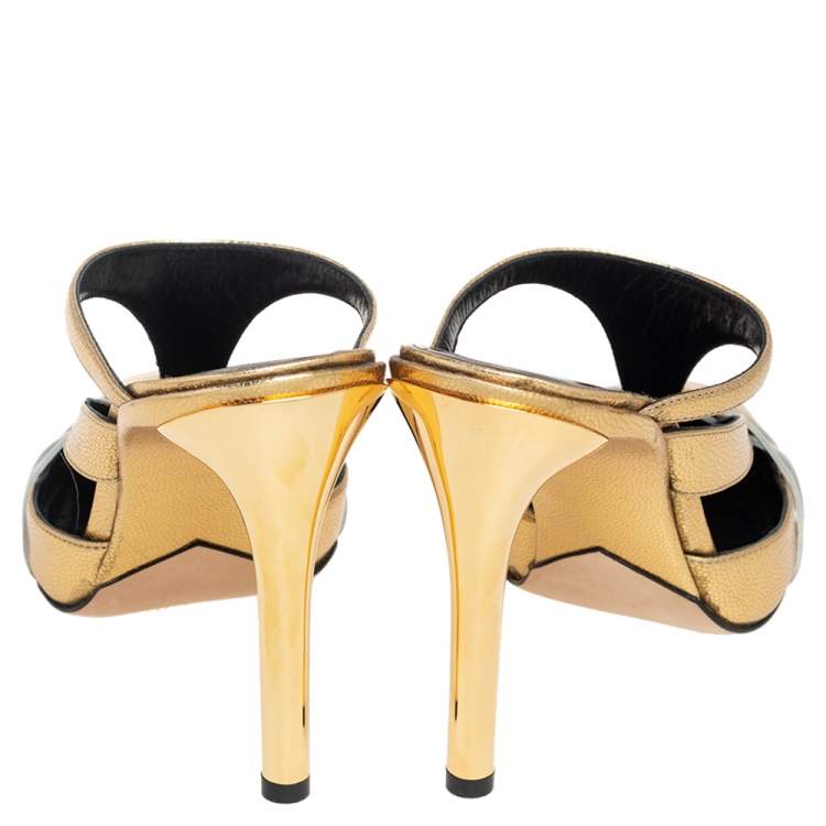 مملوكة مسبقًا Oscar de la Renta Metallic Gold Leather Carmen Mule Sandals Size 36