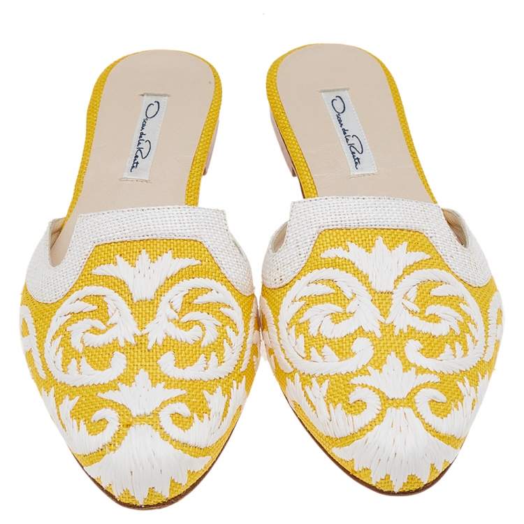 Pre Owned Oscar de la Renta White/Yellow Raffia Flat Spanish Mules Sandals Size 38