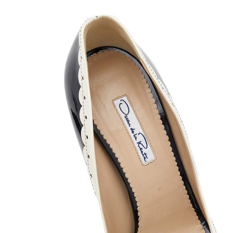 Pre Owned Oscar de la Renta Black/Cream Patent Leather Bow Peep Toe Pumps Size 40