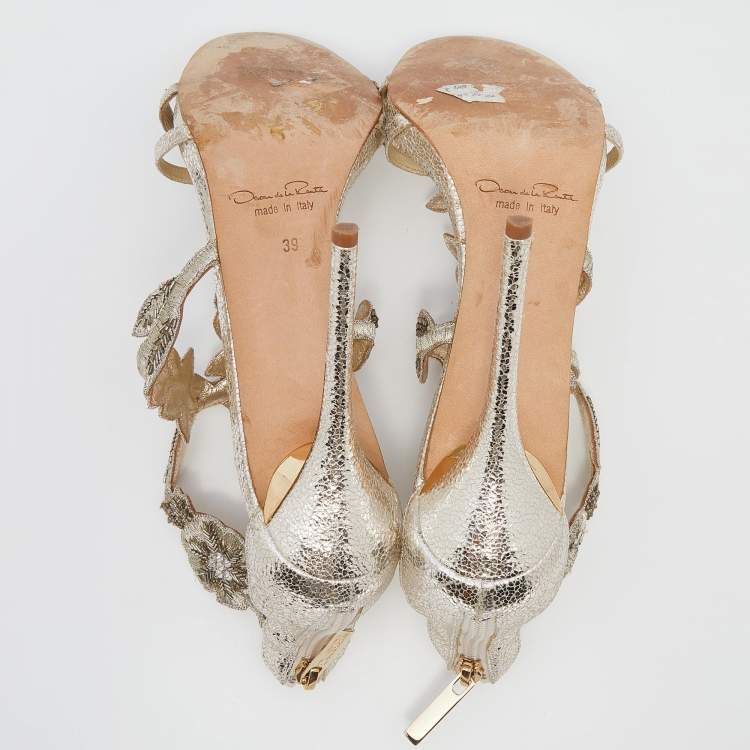 مملوكة مسبقًا Oscar de la Renta Metallic Gold Crinkled Leather Ambria Embroidered Cut Out Sandals Size 39