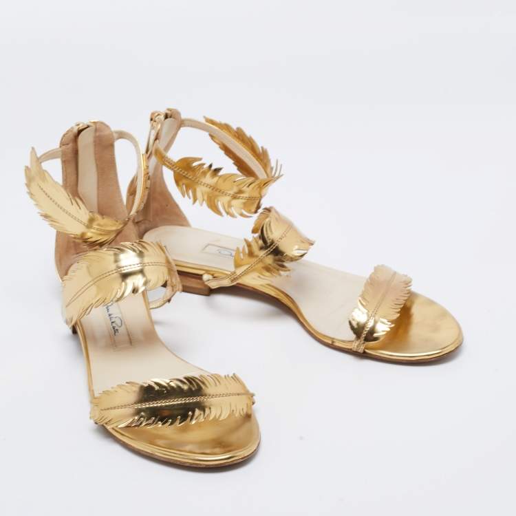 Pre Owned Oscar De La Renta Gold Leather Abigail Feather Ankle-Strap Sandals Size 38.5