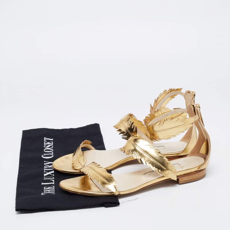 Pre Owned Oscar De La Renta Gold Leather Abigail Feather Ankle-Strap Sandals Size 38.5