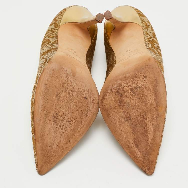 Pre Owned Oscar de la Renta Golden Brocade Fabric Pointed Toe Pumps Size 38