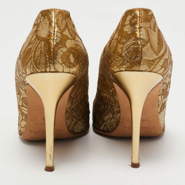 Pre Owned Oscar de la Renta Golden Brocade Fabric Pointed Toe Pumps Size 38