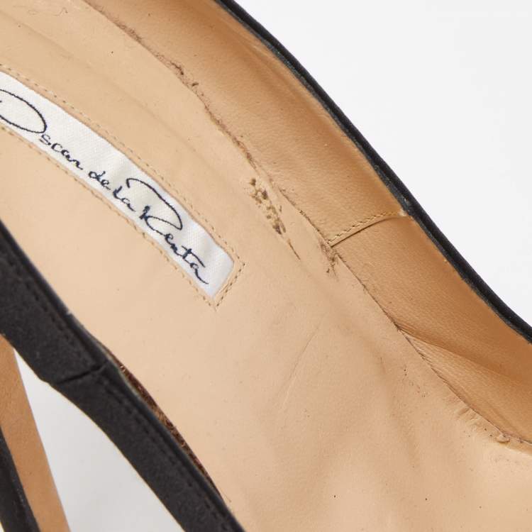 Pre Owned Oscar de la Renta Black Satin Platform Peep Toe Pumps Size 38.5