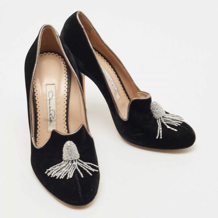 Pre Owned Oscar de la Renta Black Velvet Crystal Embellished Pumps Size 38.5