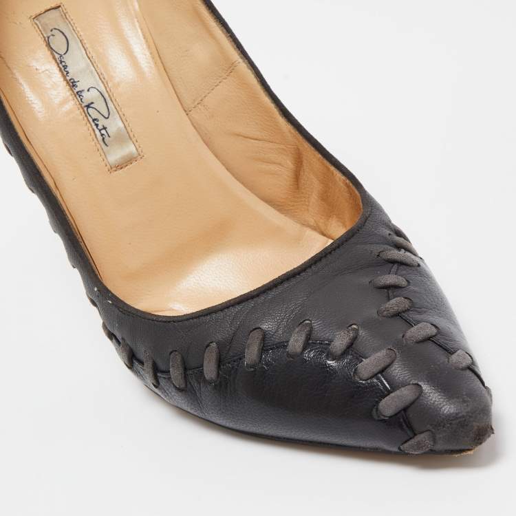 Pre Owned Oscar de la Renta Black Leather Pointed Toe Pumps Size 38