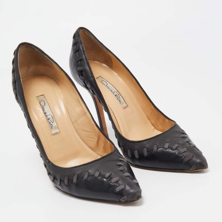 Pre Owned Oscar de la Renta Black Leather Pointed Toe Pumps Size 38