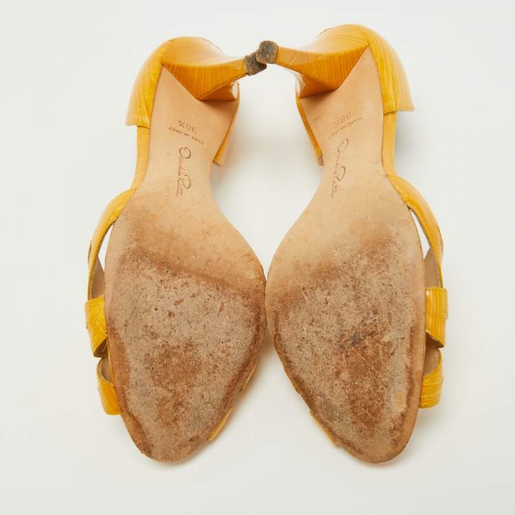 Pre Owned Oscar de la Renta Yellow Patent Leather Sandals Size 38.5
