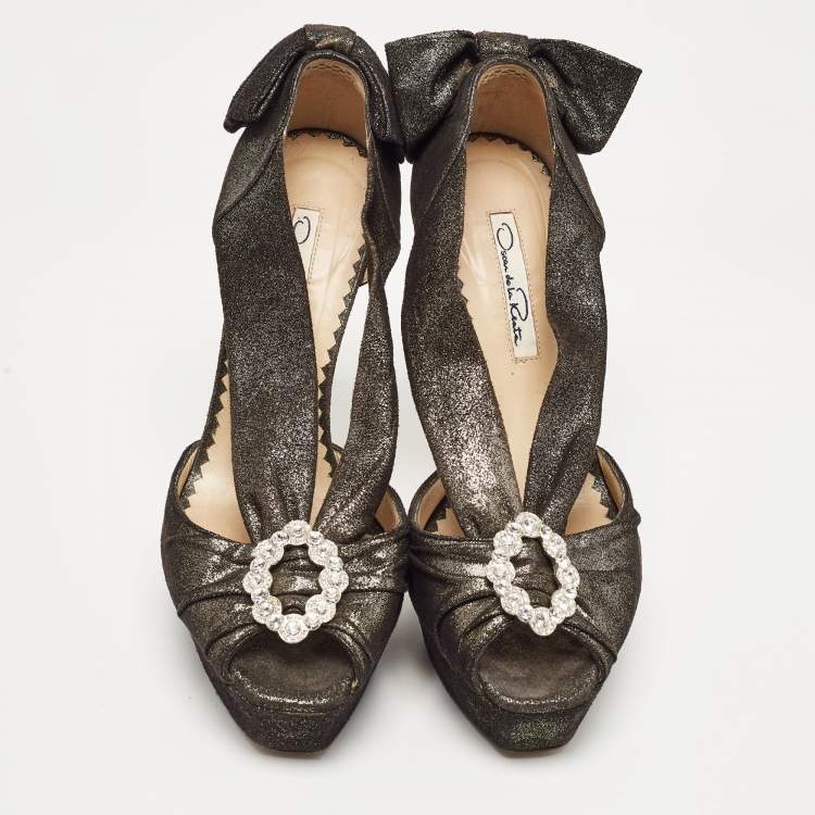 Pre Owned Oscar de la Renta Metallic Texture Suede Crystal Embellished Cutout Pumps Size 37