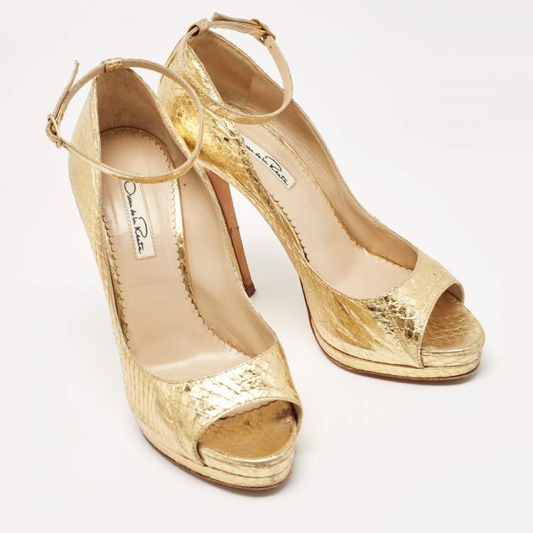 Pre Owned Oscar de la Renta Metallic Gold Python Embossed Peep Toe Ankle Strap Pumps Size 37.5