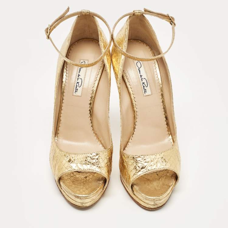 Pre Owned Oscar de la Renta Metallic Gold Python Embossed Peep Toe Ankle Strap Pumps Size 37.5