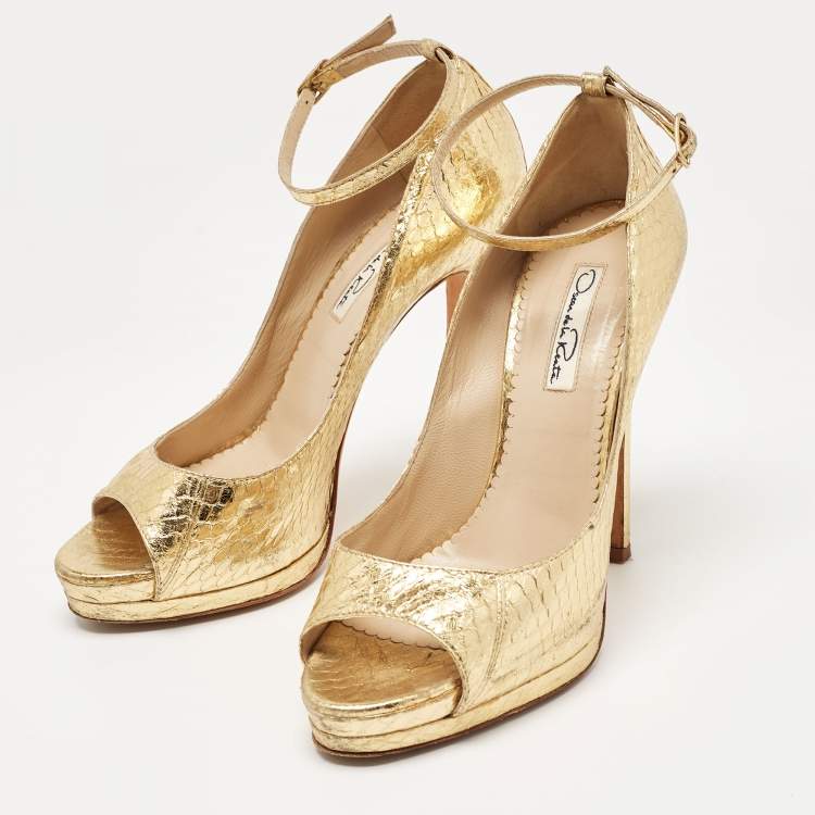 Pre Owned Oscar de la Renta Metallic Gold Python Embossed Peep Toe Ankle Strap Pumps Size 37.5