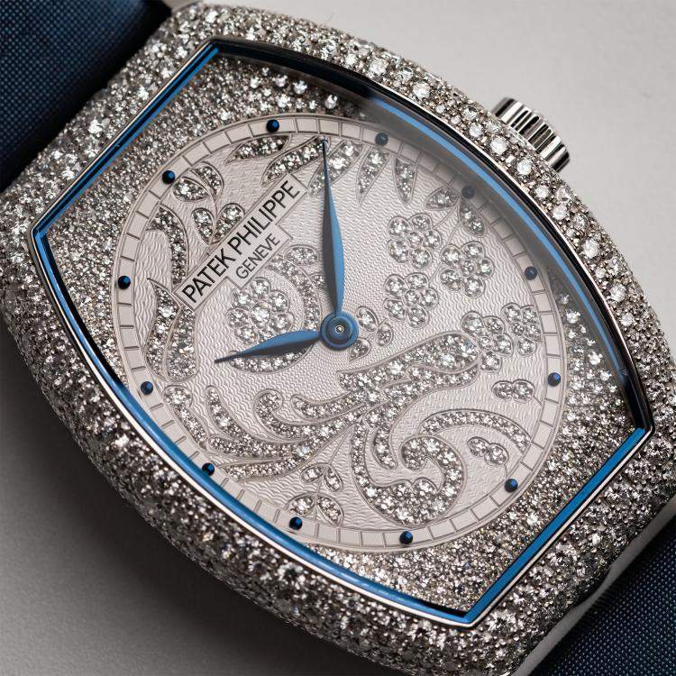 Pre Owned Pre-Owned Patek Philippe Gondolo 7099G-001 Silver Manual Winding Diamond 18k White Gold Women's Wristwatch 29 MM