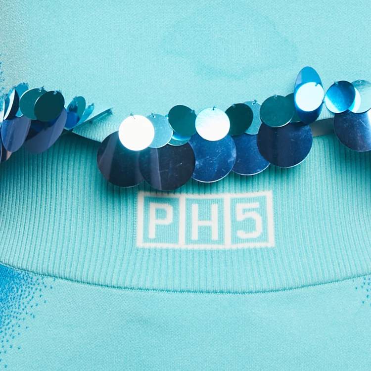 مملوكة مسبقًا ```json
{"name": "PH5 Blue Knit Sequin Detail Crop Top and Skirt S", "name_ar": "PH5 توب وتنورة زرقاء محبوكة بتفاصيل ترتر صغير"}
```