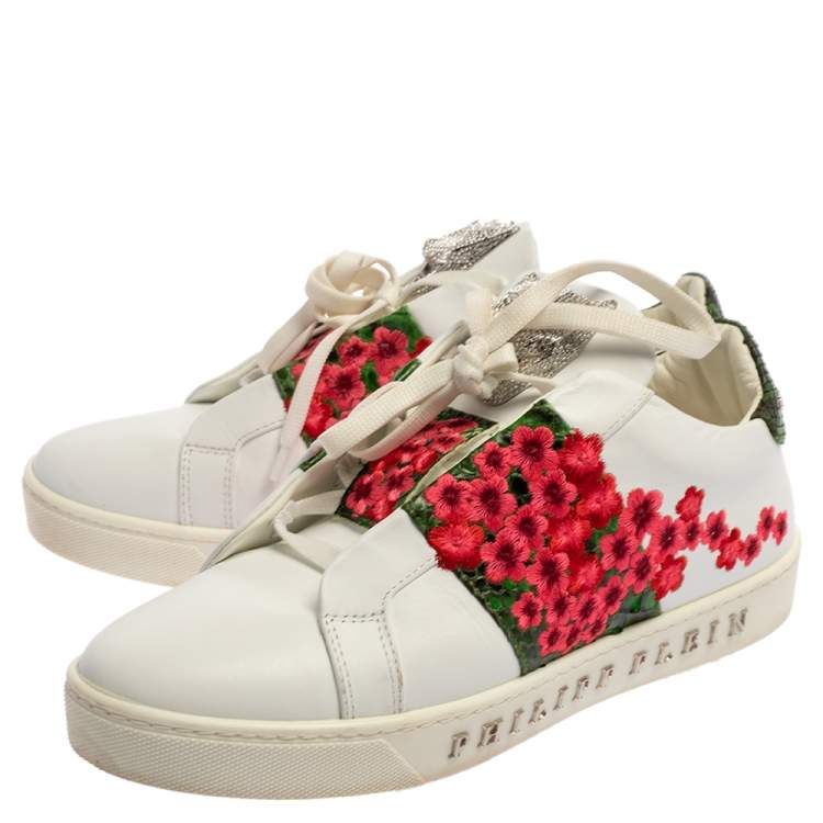 مملوكة مسبقًا Philipp Plein White Floral Embroidered Leather And Python Trim Embellished Low Top Sneakers Size 39