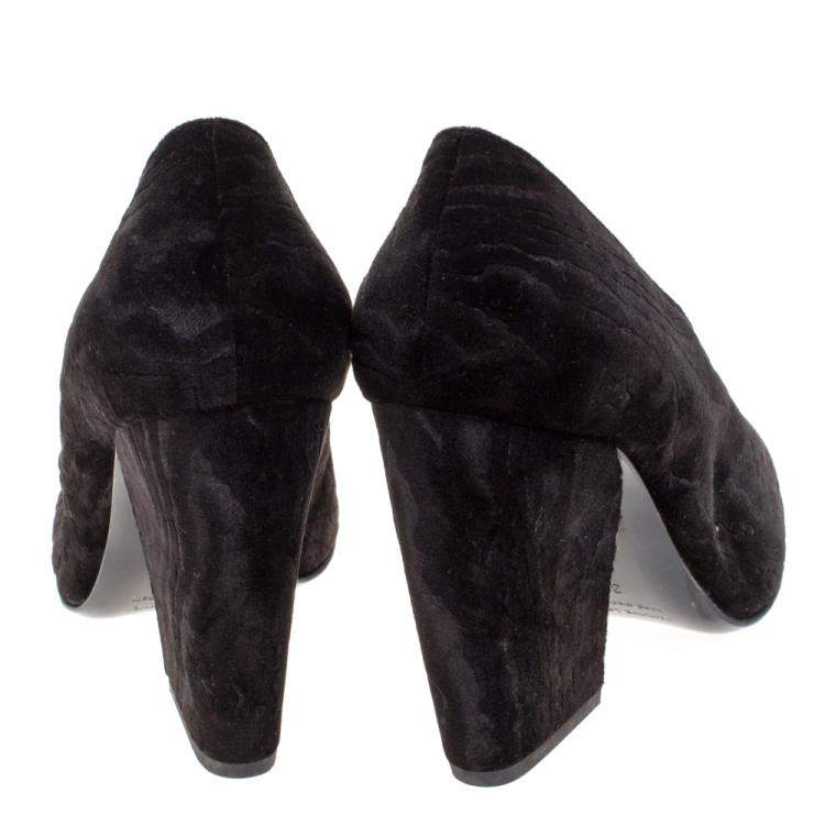 Pre Owned Pierre Hardy Black Textured Velvet V Neck Block Heel Pumps Size 39