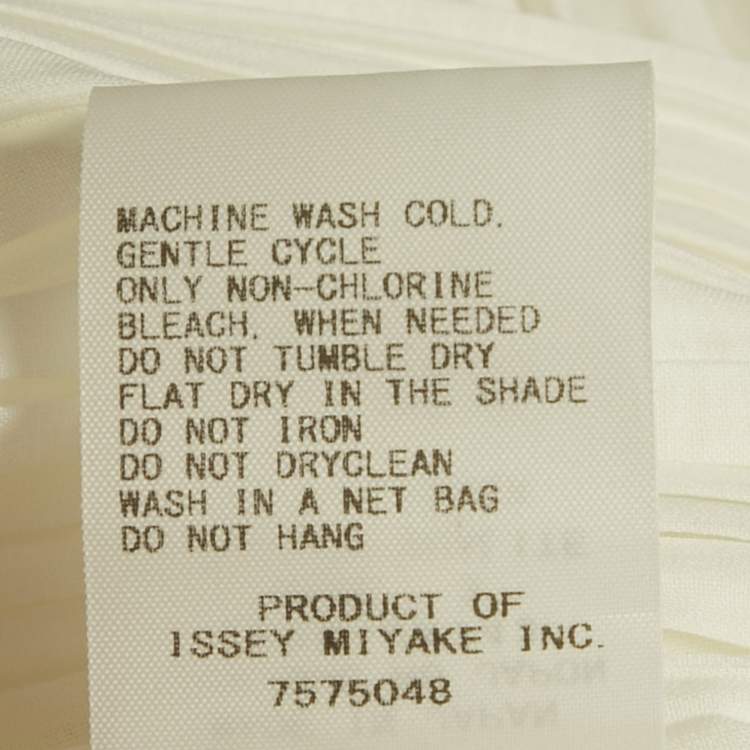 Pre Owned Pleats Please By Issey Miyake White Plisse Buttoned Overlay Jacket L