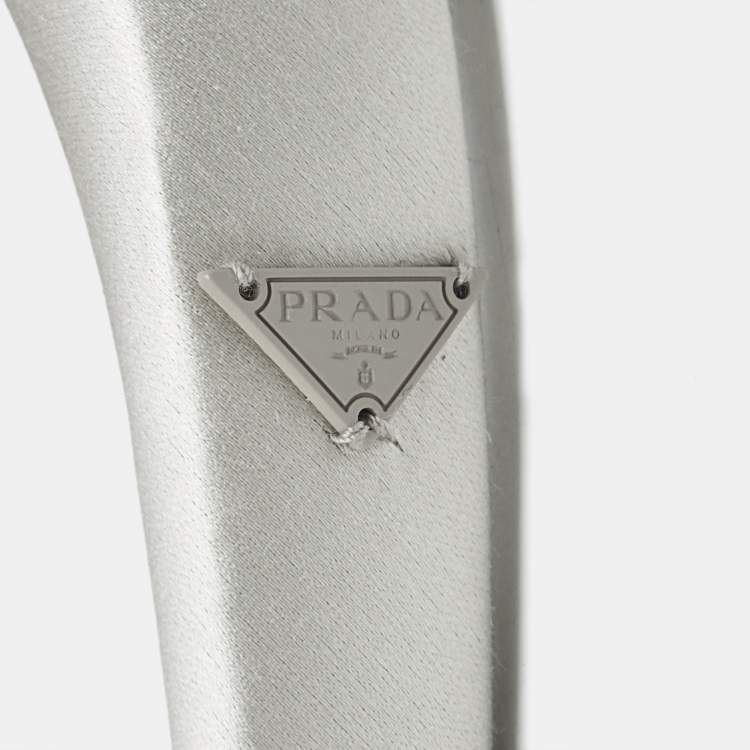 Pre Owned طوق رأس برادا ساتان فضي