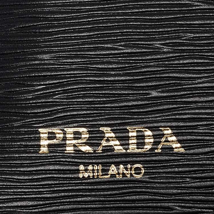 Pre Owned Prada Black/Red Vitello Move Leather Logo Bifold Compact Wallet