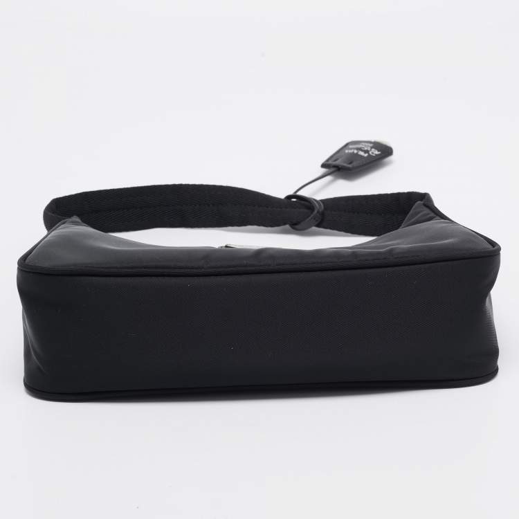 Pre Owned Prada Black Nylon Re-Edition 2000 Baguette Bag
