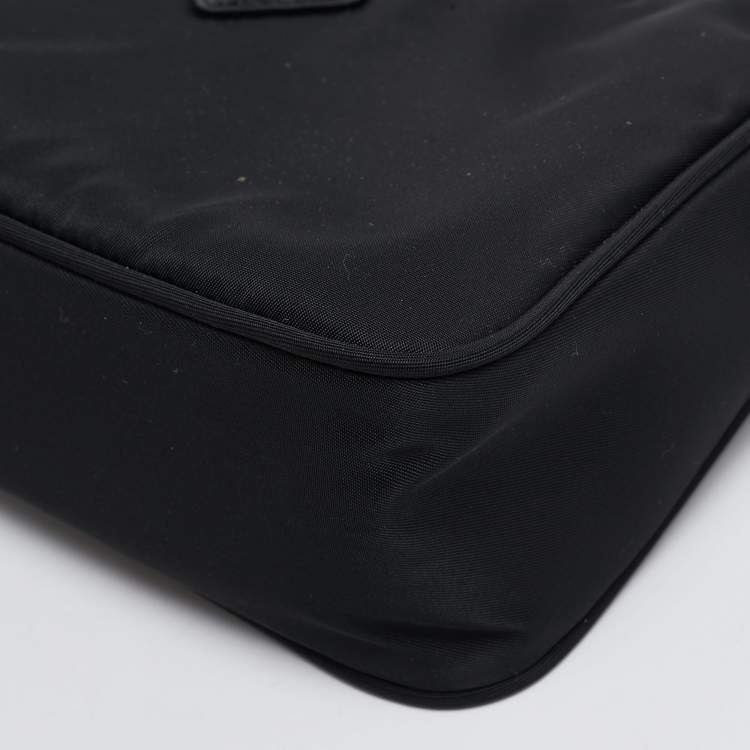 Pre Owned Prada Black Nylon Re-Edition 2000 Baguette Bag