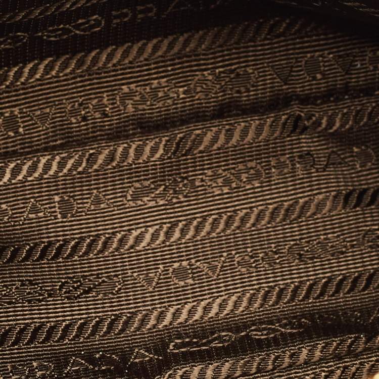 Pre Owned حقيبة كتف برادا إصدار مُعاد 2005 جلد سافيانو بني