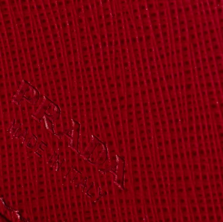 Pre Owned Prada Red Saffiano Leather Fish Sketch Zipped Card Holder