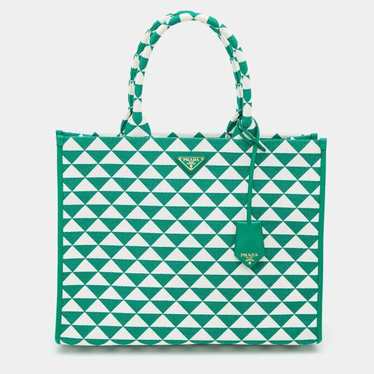 Authentic PRADA LARGE GREEN QUILTED NYLON SHOULDER SHOPPER TOTE