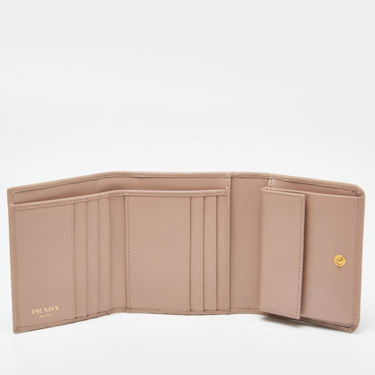 Pre Owned Prada Beige Vitello Metal Leather Logo Trifold Wallet
