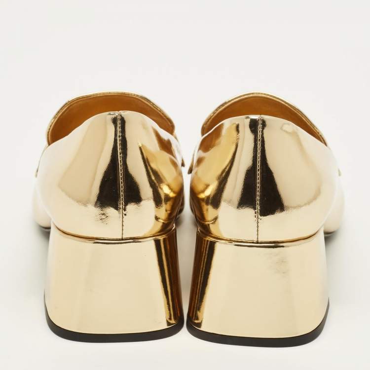 مملوكة مسبقًا Prada Size 38 Gold Leather Loafer Pumps
