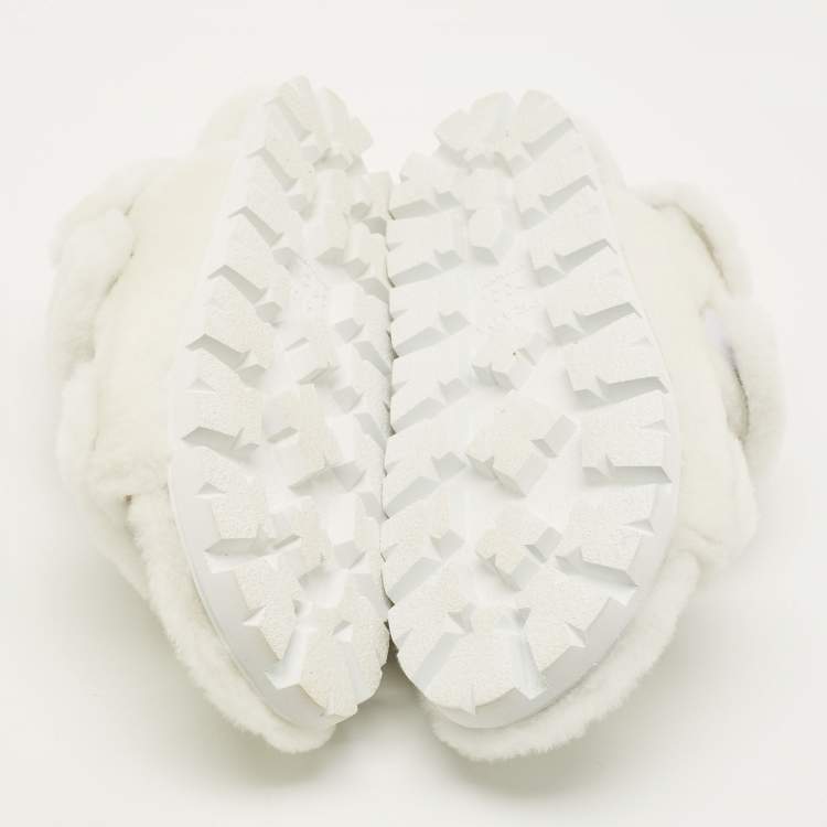 Pre Owned Prada Size 39.5 White Shearling Fur Flat Sandals