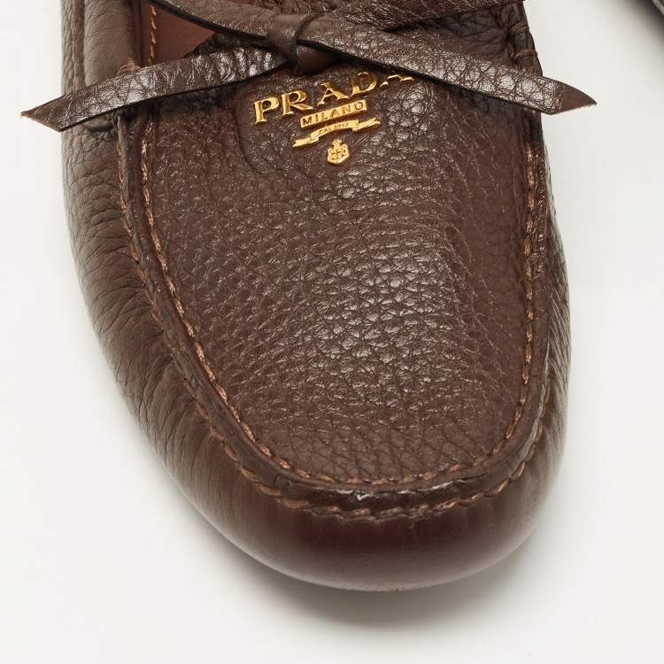مملوكة مسبقًا Prada Dark Brown Leather Bow Loafers Size 38