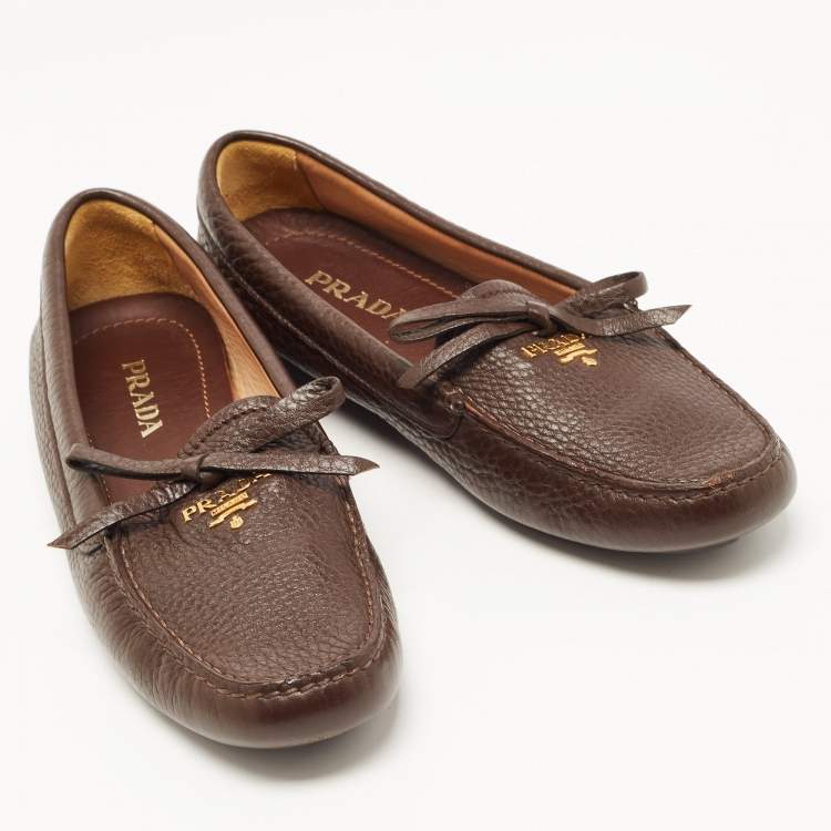 مملوكة مسبقًا Prada Dark Brown Leather Bow Loafers Size 38