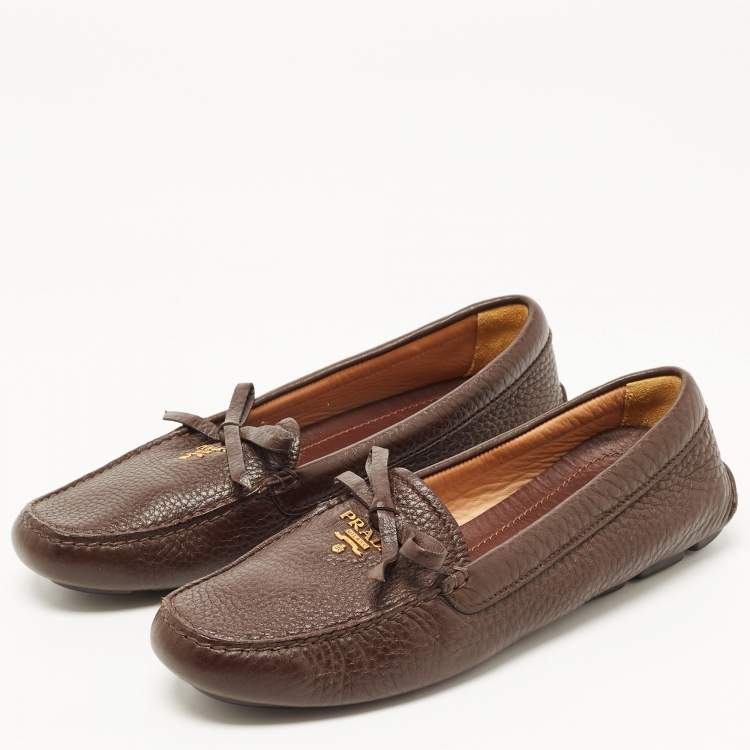 مملوكة مسبقًا Prada Dark Brown Leather Bow Loafers Size 38