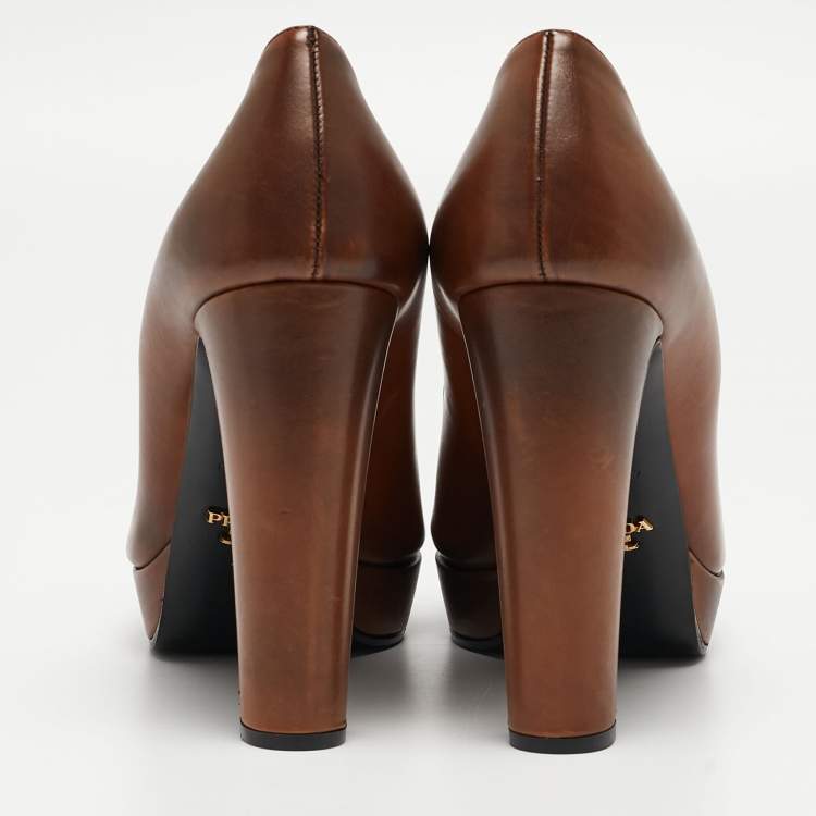Pre Owned Prada Two Tone Leather Platform Pumps Size 40